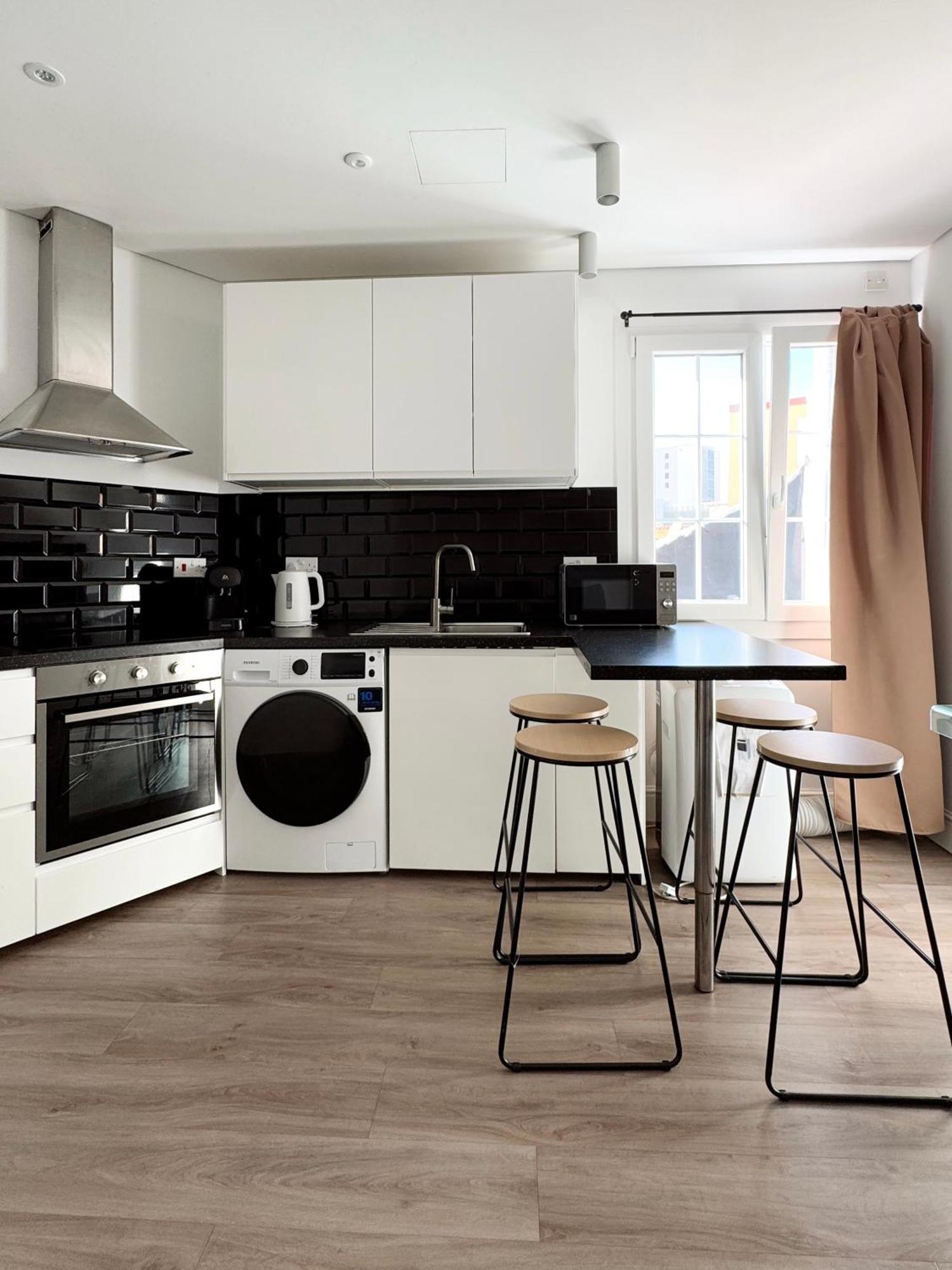 Modern City Centre Two Bedroom Windsor Apartment - Grand Central House ยิบรอลตาร์ ภายนอก รูปภาพ